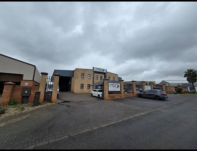 1,050M² WAREHOUSE TO LET IN TUNNEY